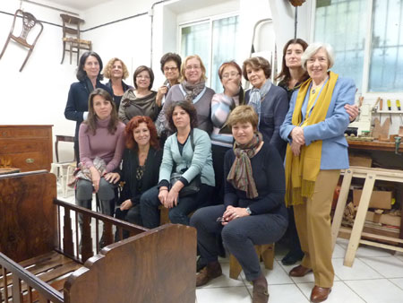 miembros de la Associació per a l'estudi del moble de Barcelona.